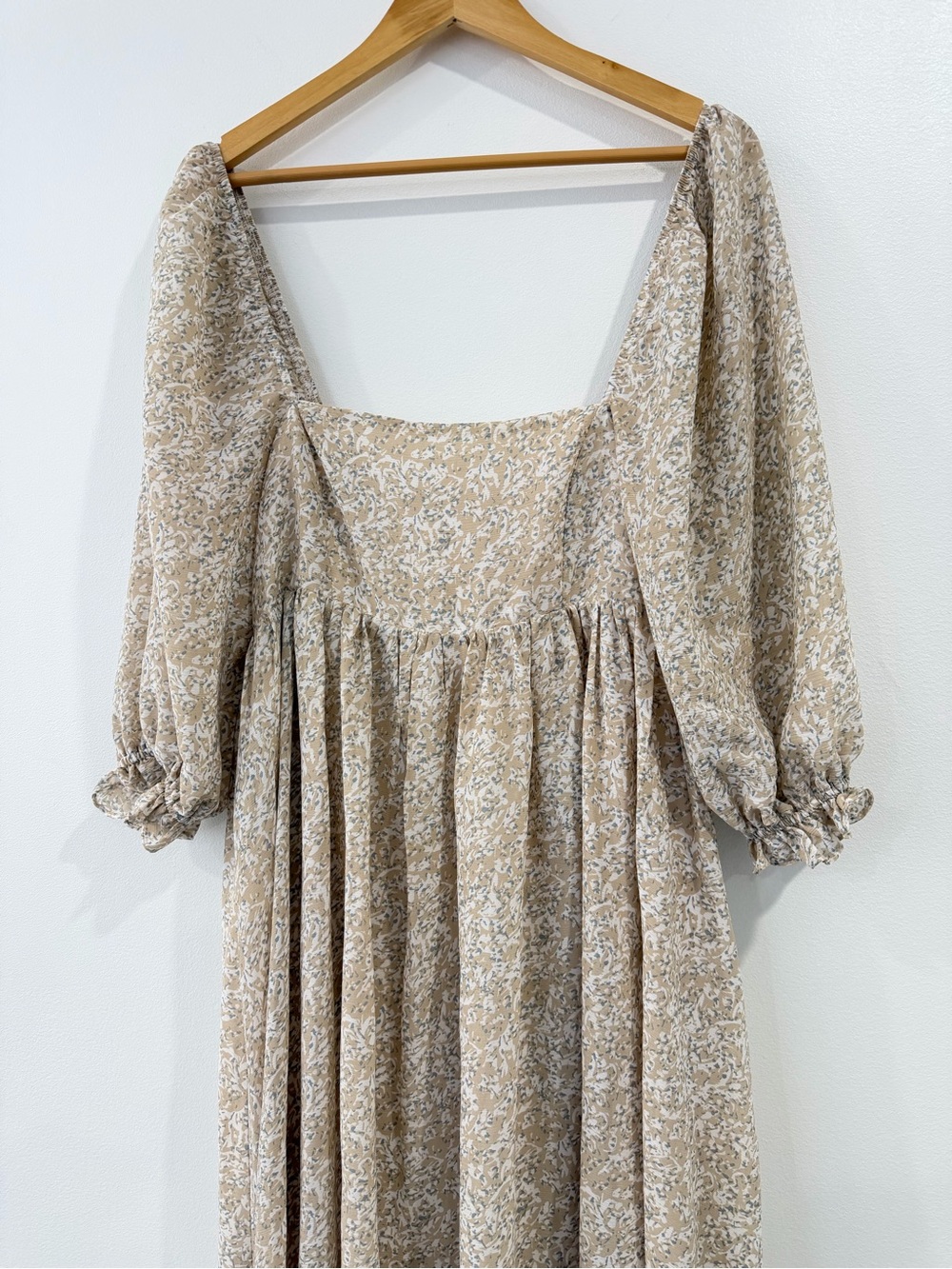 Storia Juliet Tan Floral Babydoll Maxi Dress Size Large Coquette - Picture 2 of 11